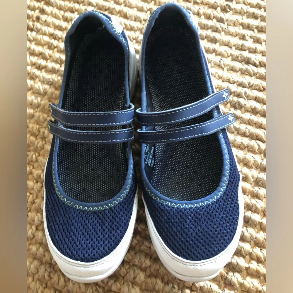 LL Bean shoes, Mary Jane style, mesh - Picture 2 of 10